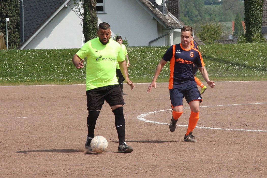 Image 1 of 33  -  203 kB
