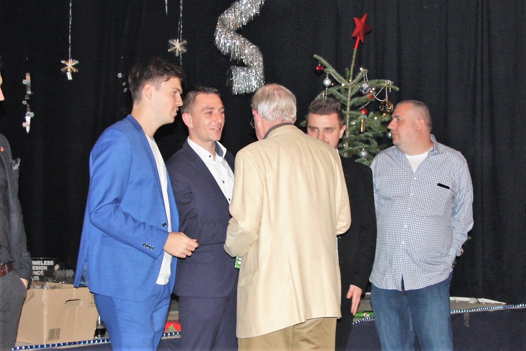Image 33 of 64  -  158 kB